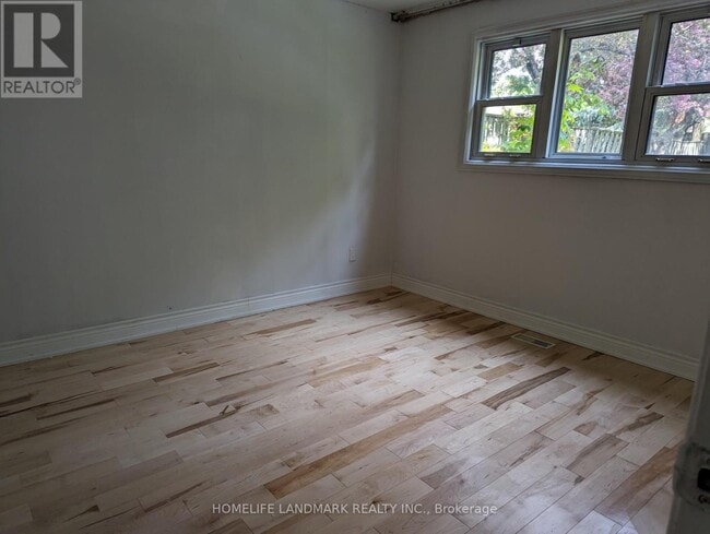 Building Photo - 168 Lynnbrook Dr