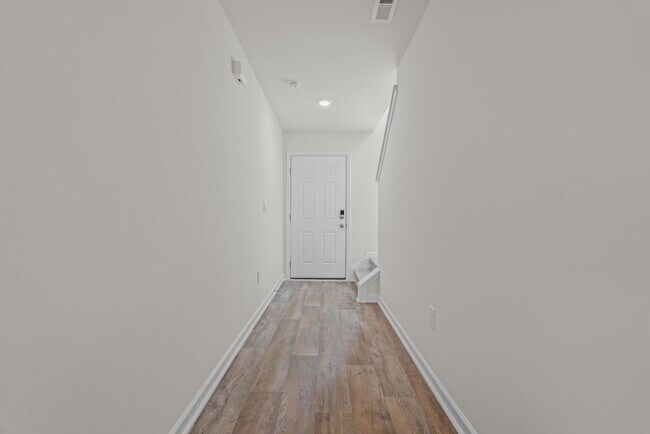Foto del edificio - New Construction Townhome!