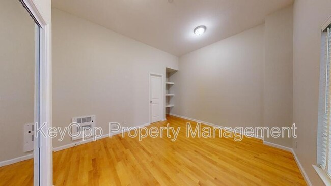 Building Photo - 2332 Taraval St