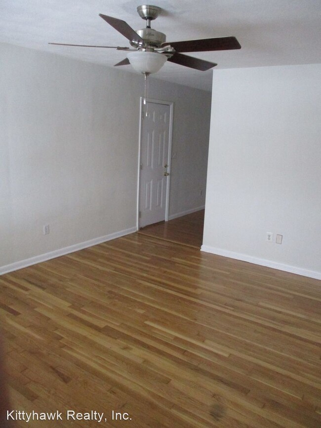 Building Photo - 3 br, 1.5 bath House - 728 Loop Street