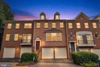 Building Photo - 12213 Silver Cypress Terrace