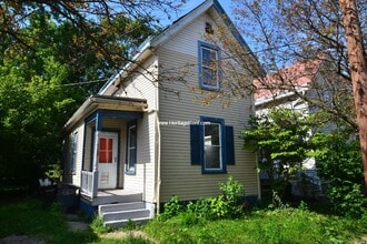 Building Photo - 713 McLaren Ave