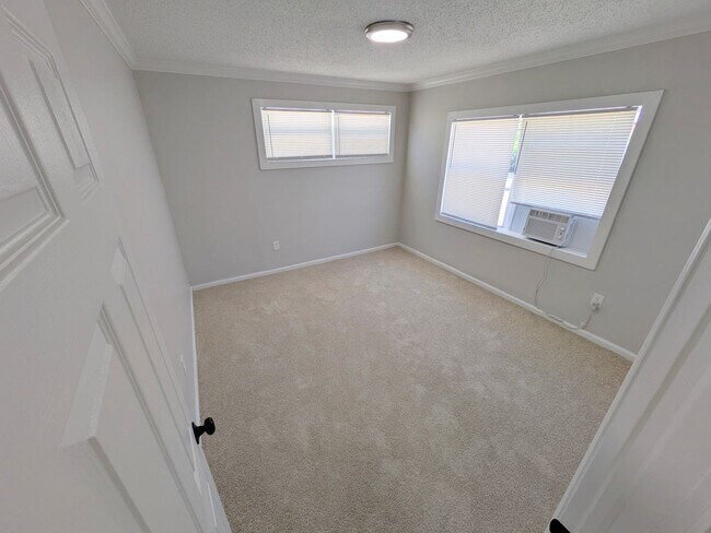 Foto del edificio - 500-504 Northwood Rd