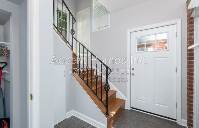 Building Photo - 813 31st St S