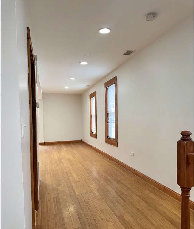 Building Photo - 1814 W Pershing Rd