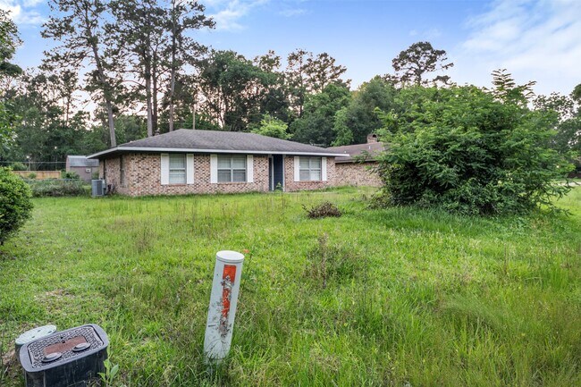 Building Photo - 1204 Crescent Blvd