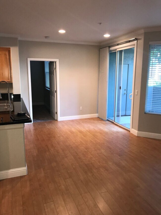 Foto del edificio - Downstairs 2BR/2BA Condo available now! POOL/SPA | WSG Paid by Owner!