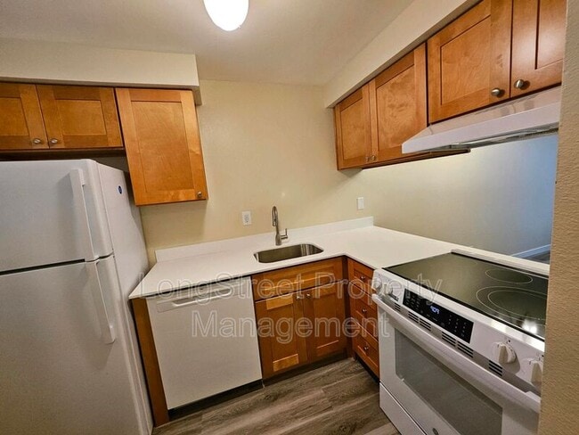 Foto del edificio - 3201 SE Wake St