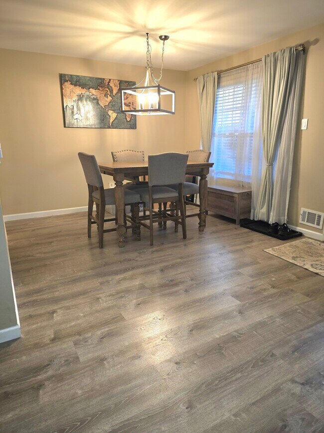 Foto del edificio - 9 Balsam Ct