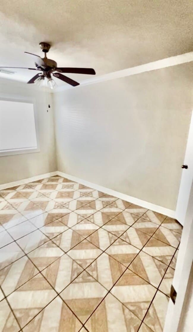 Building Photo - 1614 York Creek Dr