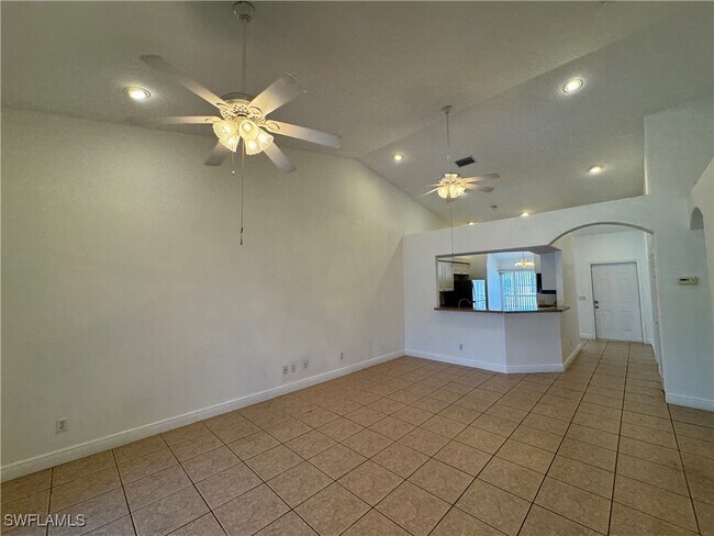 Foto del edificio - 1042 SE 11th Terrace