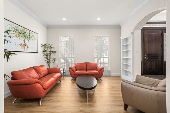 Building Photo - 1816 Winding View
