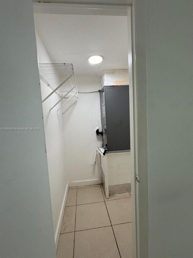 Foto del edificio - 680 NE 88th Terrace
