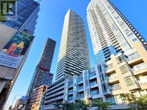 Building Photo - 2221 Yonge St