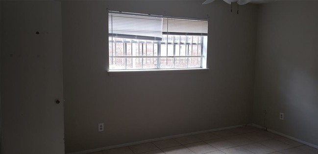 Building Photo - 6305 Westward St