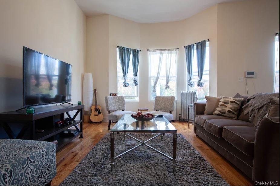 Primary Photo - 2150 Crotona Ave