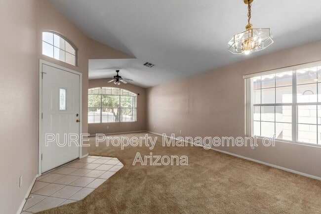 Building Photo - 3917 E Encinas Ave