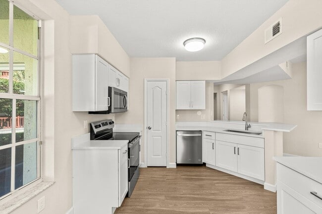 Photo - 1609 Belmont Pl House