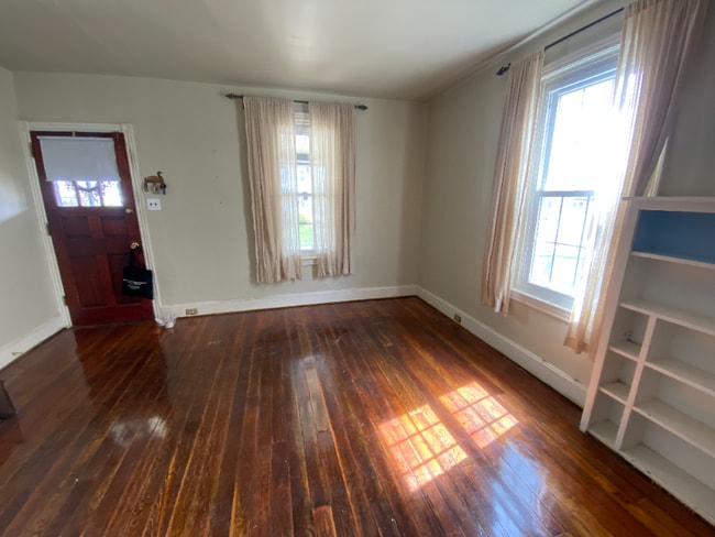 Photo - 1015 E Pleasant Ave House