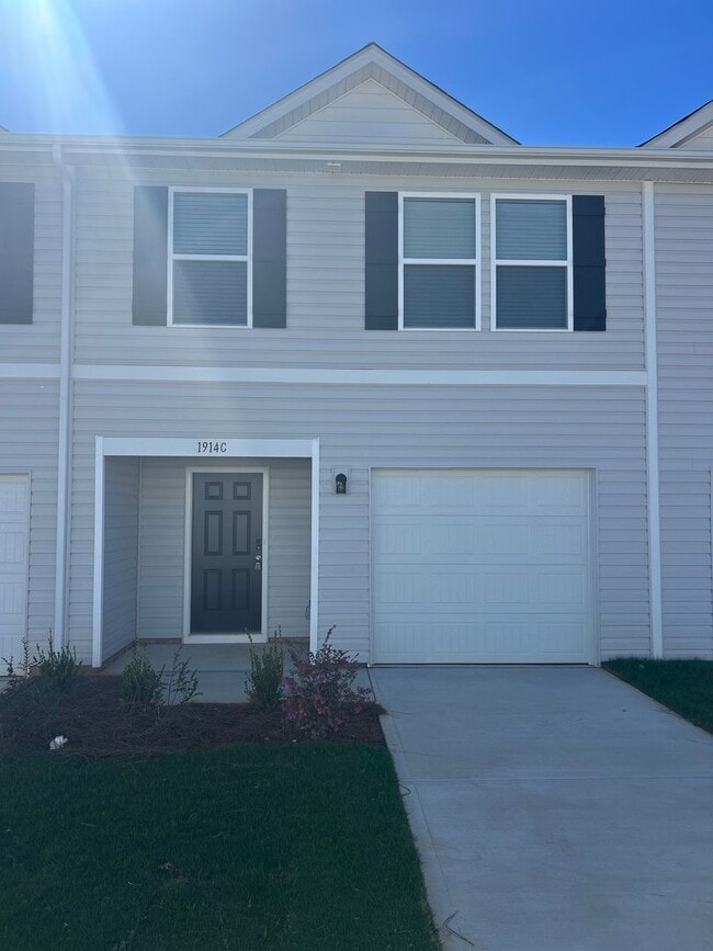 Building Photo - 1914 Tranquility Cir