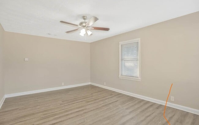 Photo - 1972 Glendale Dr House