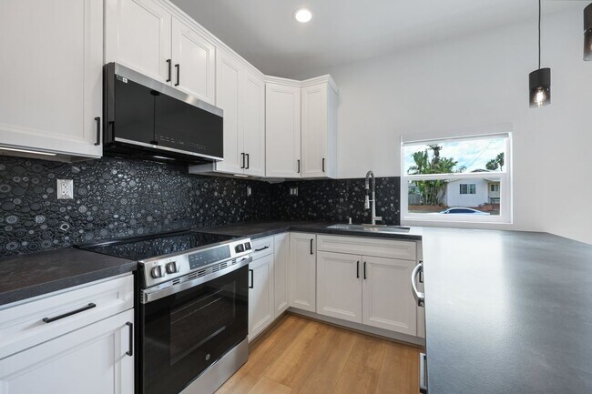 Foto del edificio - 3954 Armstrong St