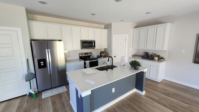 Building Photo - University Village -4bd, 2bth/Hausman Rd