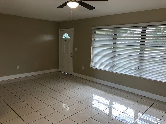 Foto del edificio - 7817 Madeira Street Miramar, FL 30023