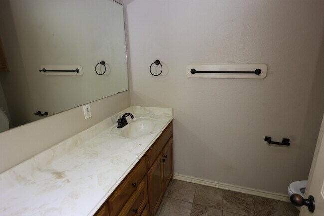 Foto del edificio - 113 Summer Creek Dr