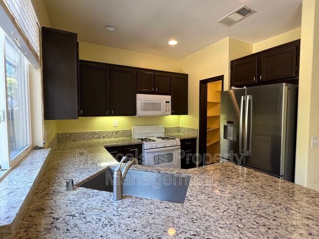 Foto del edificio - 2541 Garnet Peak Rd