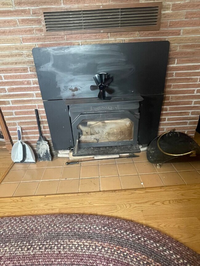 Foto del edificio - Totally Furnished 3bd 1ba Home