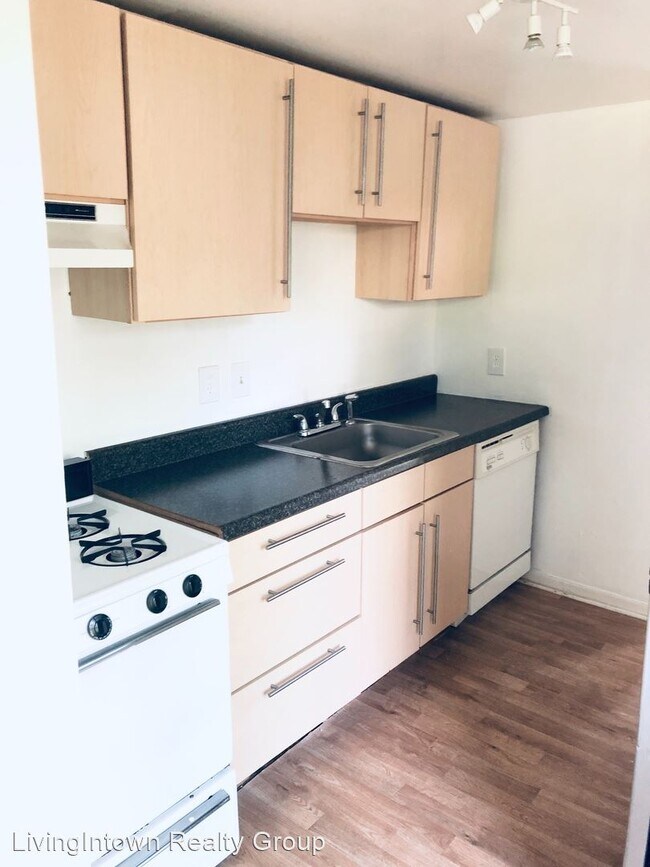 Foto del edificio - 547 Elmwood Dr NE