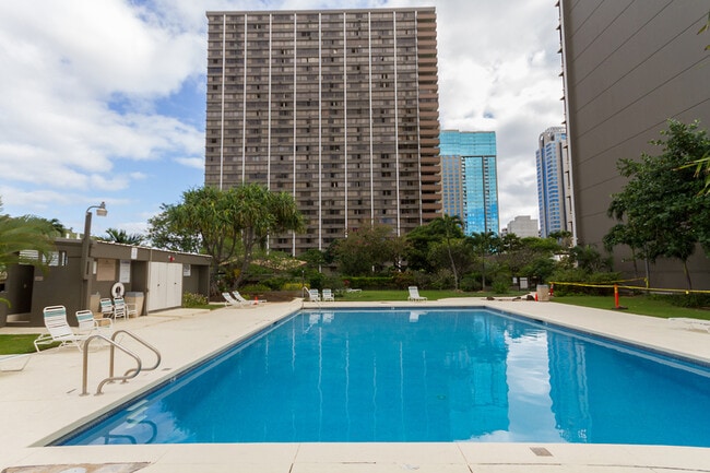 Building Photo - 1255 Nuuanu Ave