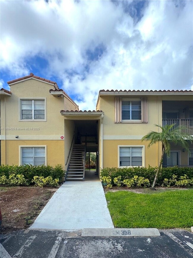 Building Photo - 1239 SW 46th Ave