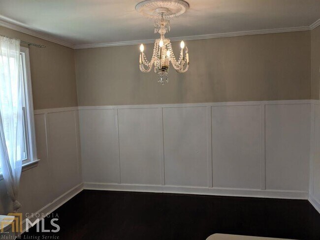 Foto del edificio - 721 Forest Hill Rd