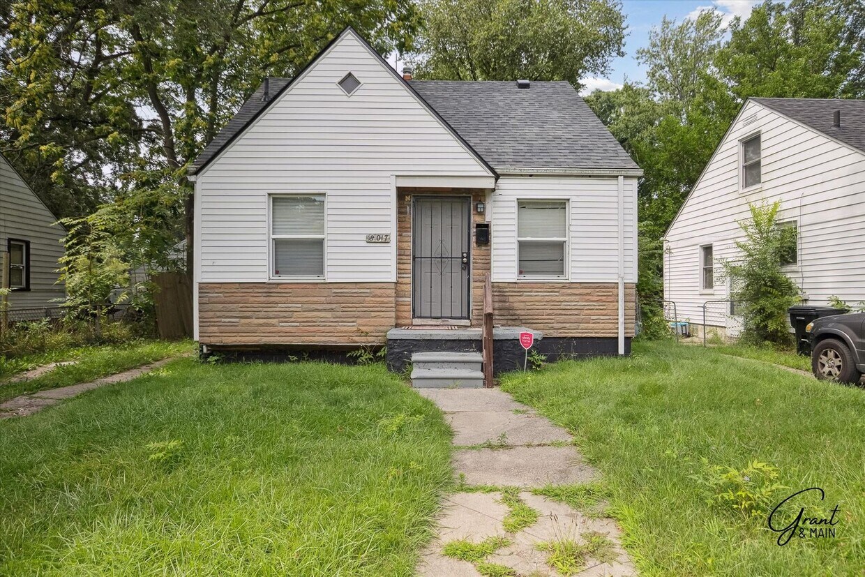 Foto principal - $1300 3 bedroom bungalow