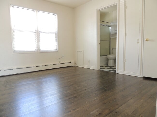 Building Photo - 1151 Belford Ave
