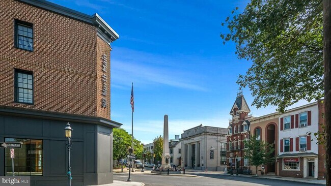 Foto del edificio - 50 N Main St