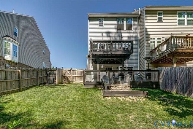 Foto del edificio - 441 Creekwillow Dr