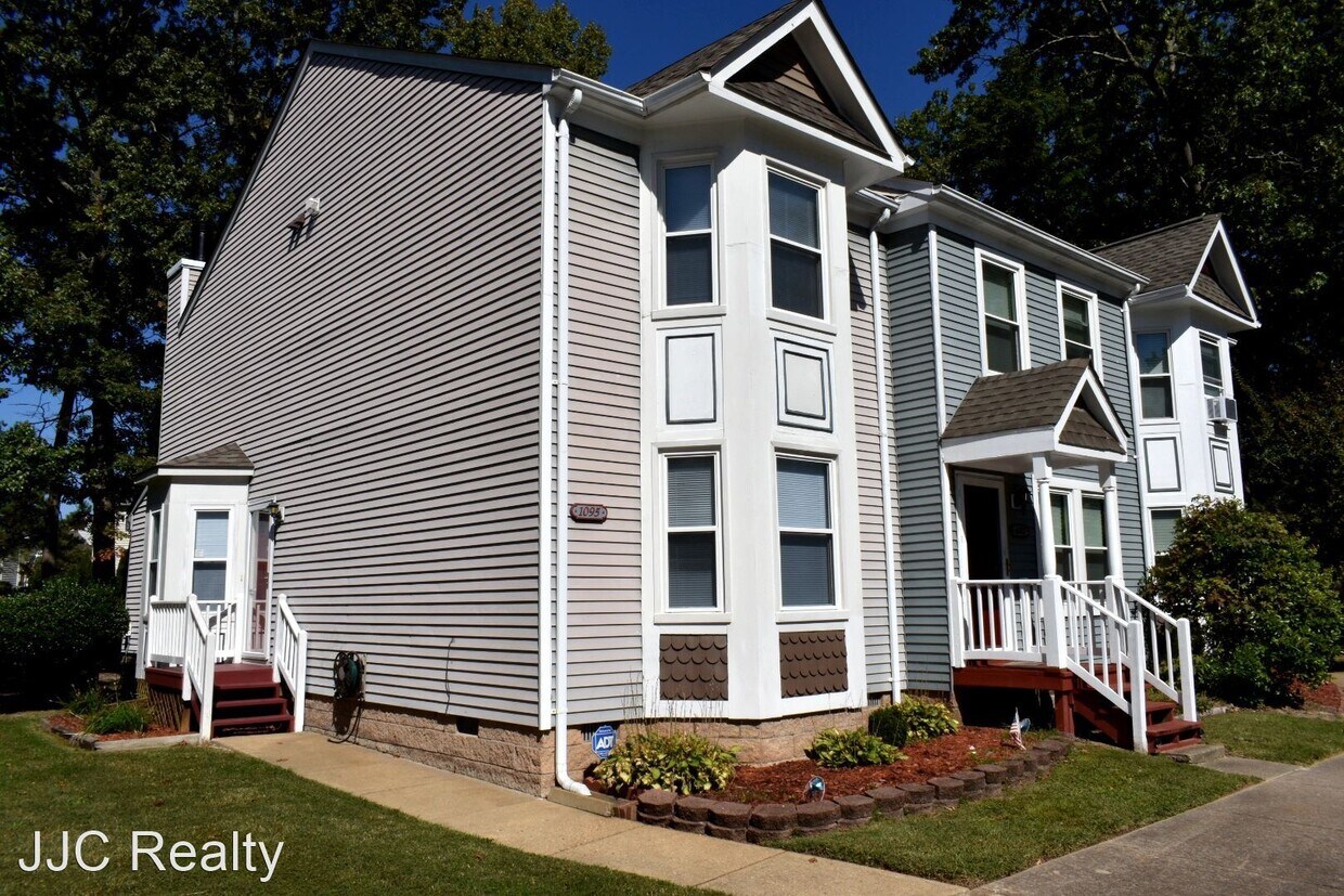 2 br, 2.5 bath House 1095 Palmerton Dr. House for Rent in Newport