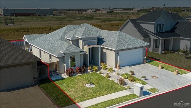 Building Photo - 2601 Tulipan Ave