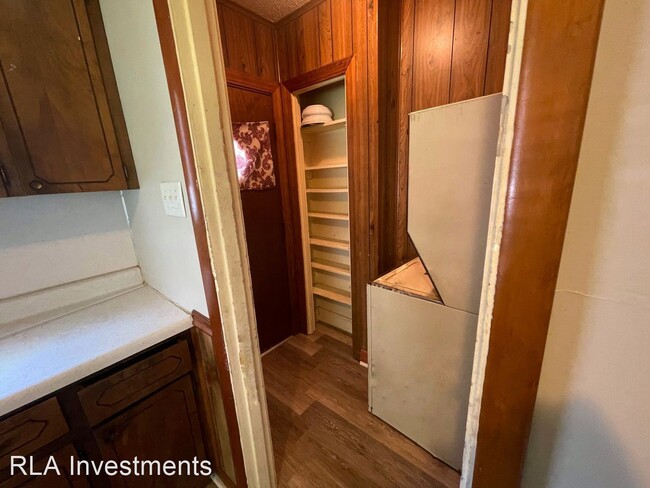 Building Photo - 2 br, 1 bath House - 1326 Division Street