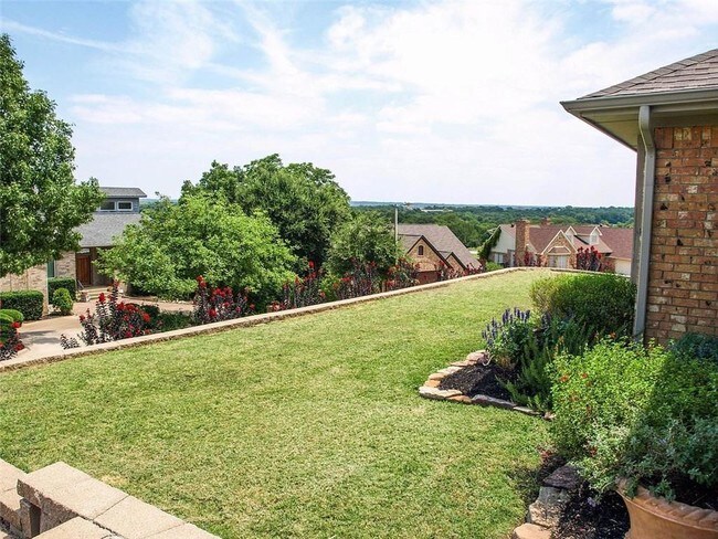 Building Photo - 236 Oak Hill Dr