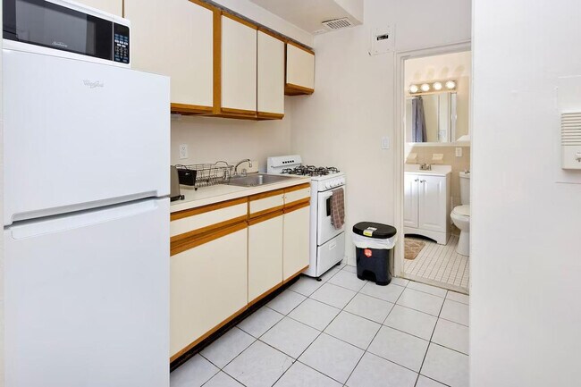 Foto del edificio - 318 E 80th St