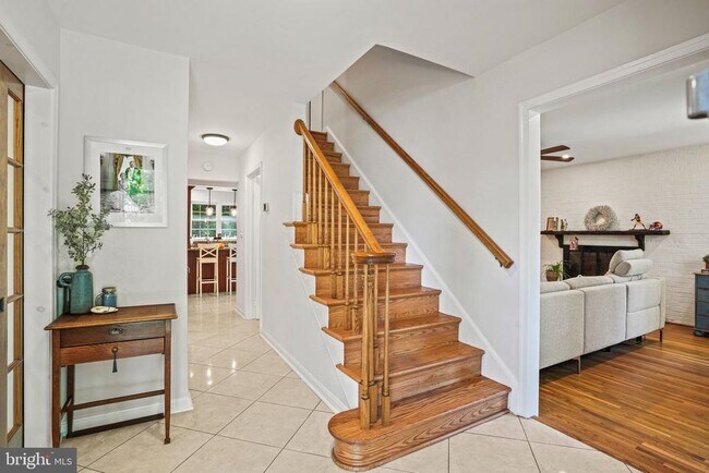 Building Photo - 6117 Larstan Dr