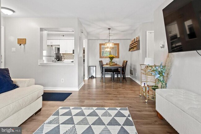 Foto del edificio - 3801 Fenwick Ln