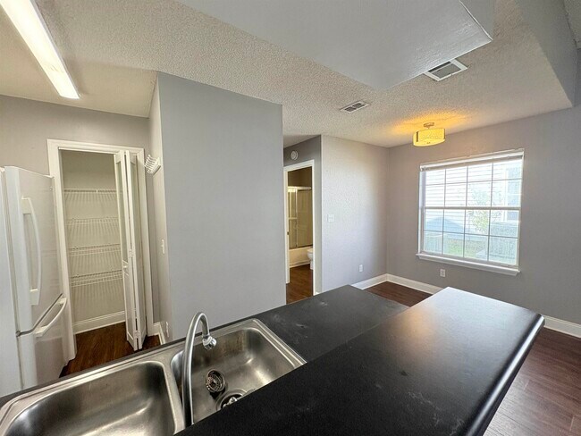 Foto del edificio - 2486 Nugget Ln