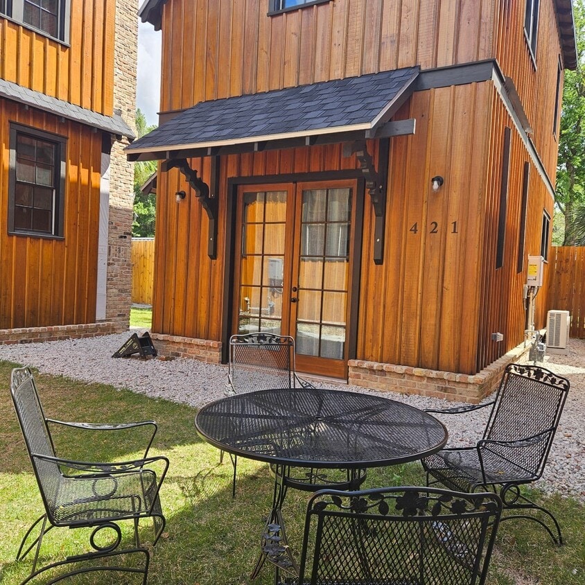 Photo - 421 NE 3rd St (Gainesville, FL)