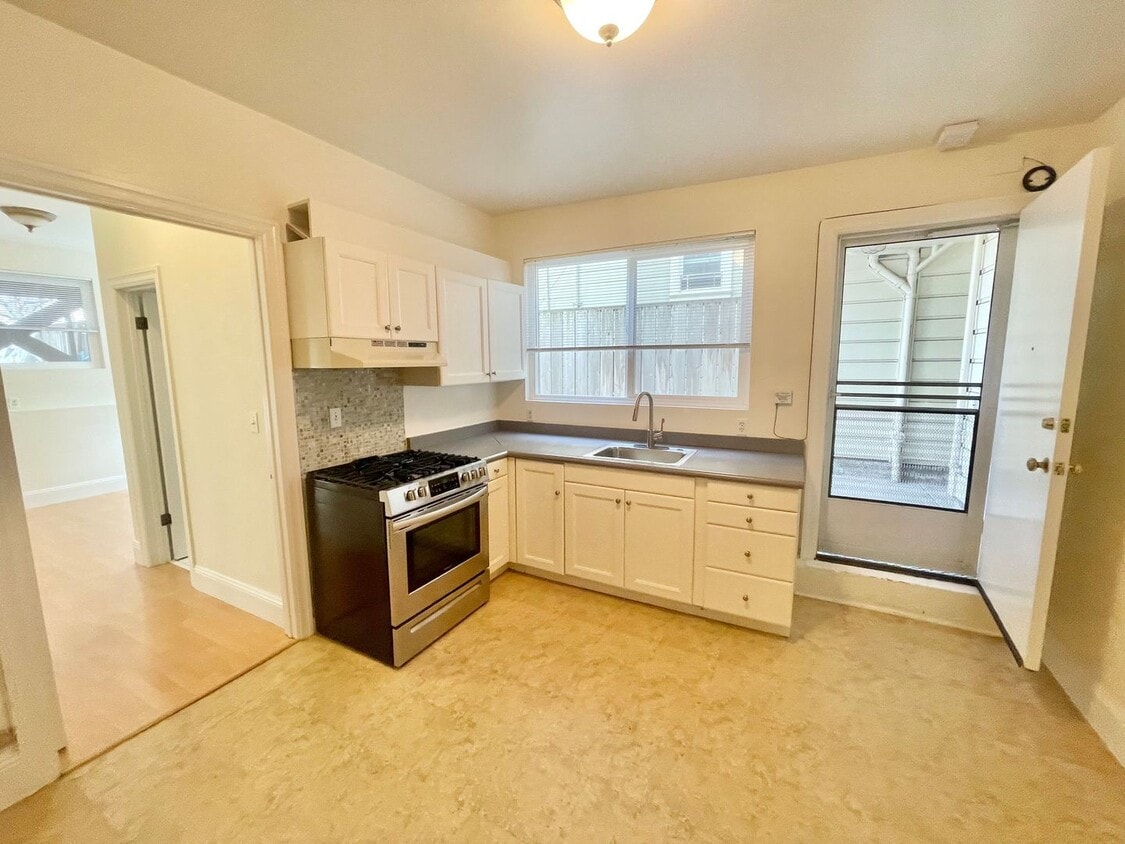 Photo - 2624 Sutter Street