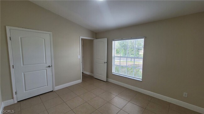 Foto del edificio - 1225 NW 26th Pl